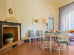 Beautiful Villa in Peccioli With Private Swimming Pool