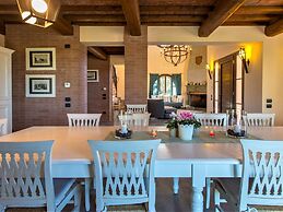 Pleasant Villa in Peccioli With Private Swimming Pool