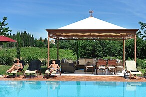 Pleasant Villa in Peccioli With Private Swimming Pool