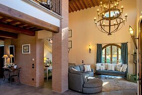 Pleasant Villa in Peccioli With Private Swimming Pool