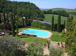 Attractive Farmhouse in Montalcino With Terrace