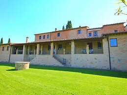 Attractive Farmhouse in Montalcino With Terrace