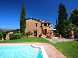 Attractive Farmhouse in Montalcino With Terrace