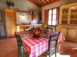 Attractive Farmhouse in Montalcino With Terrace