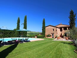 Attractive Farmhouse in Montalcino With Terrace
