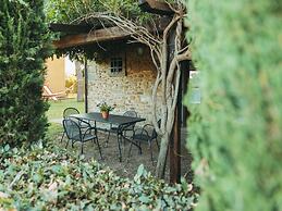 Rustic Farmhouse in Cortona With Swimming Pool