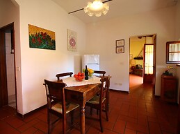 Rustic Farmhouse in Cortona With Swimming Pool