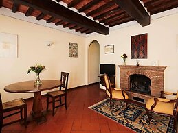 Rustic Farmhouse in Cortona With Swimming Pool