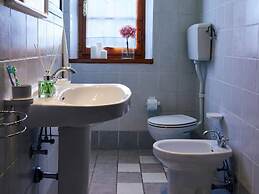 Rustic Farmhouse in Cortona With Swimming Pool