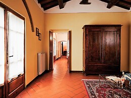 Rustic Farmhouse in Cortona With Swimming Pool