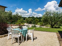 Farmhouse in Perugia With Swimming Pool