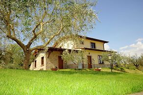 Farmhouse in Perugia With Swimming Pool