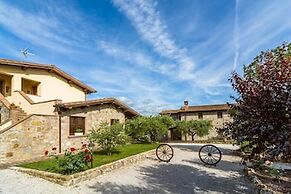 Farmhouse in Perugia With Swimming Pool