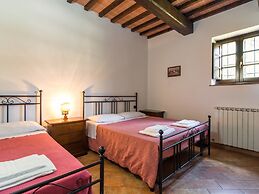 Farmhouse in Perugia With Swimming Pool