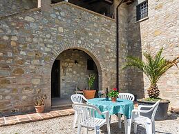 Farmhouse in Perugia With Swimming Pool