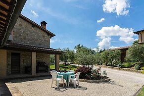 Farmhouse in Perugia With Swimming Pool