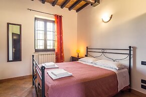 Farmhouse in Perugia With Swimming Pool
