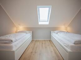 Chic Apartment in Niedersfeld Close to Hillebachsee