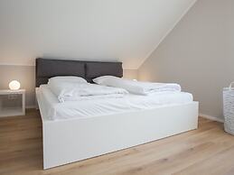 Chic Apartment in Niedersfeld Close to Hillebachsee