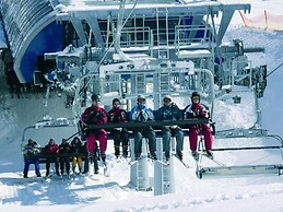 Chic Apartment in Niedersfeld Close to Hillebachsee