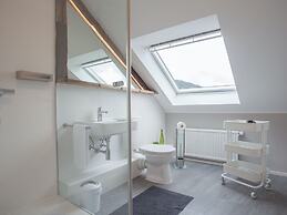 Chic Apartment in Niedersfeld Close to Hillebachsee