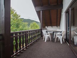 Chic Apartment in Niedersfeld Close to Hillebachsee