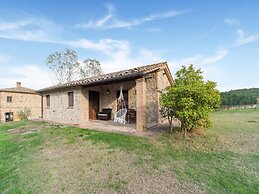 Quaint Cottage in Citta Della Pieve With Pool
