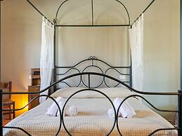 Quaint Cottage in Citta Della Pieve With Pool