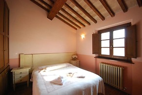 Quaint Cottage in Citta Della Pieve With Pool