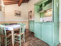 Quaint Cottage in Citta Della Pieve With Pool