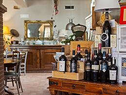 Quaint Cottage in Citta Della Pieve With Pool