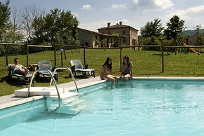 Quaint Cottage in Citta Della Pieve With Pool