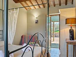 Quaint Cottage in Citta Della Pieve With Pool