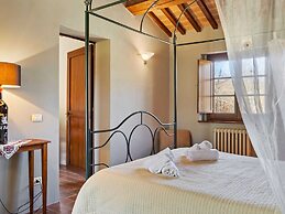 Quaint Cottage in Citta Della Pieve With Pool