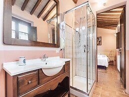Quaint Cottage in Citta Della Pieve With Pool
