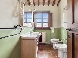 Quaint Cottage in Citta Della Pieve With Pool
