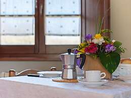 Quaint Cottage in Citta Della Pieve With Pool