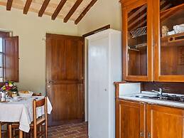 Quaint Cottage in Citta Della Pieve With Pool