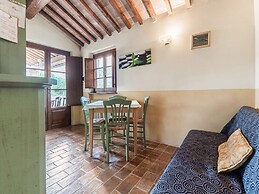 Quaint Cottage in Citta Della Pieve With Pool