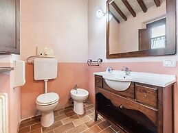 Quaint Cottage in Citta Della Pieve With Pool