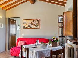 Quaint Cottage in Citta Della Pieve With Pool