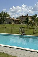 Quaint Cottage in Citta Della Pieve With Pool