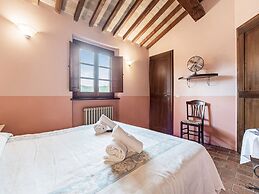Quaint Cottage in Citta Della Pieve With Pool