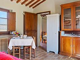 Quaint Cottage in Citta Della Pieve With Pool