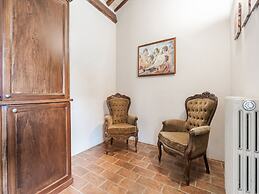 Quaint Cottage in Citta Della Pieve With Pool