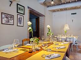 Quaint Cottage in Citta Della Pieve With Pool