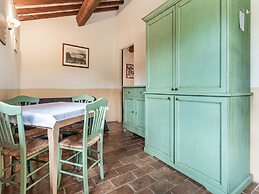 Quaint Cottage in Citta Della Pieve With Pool