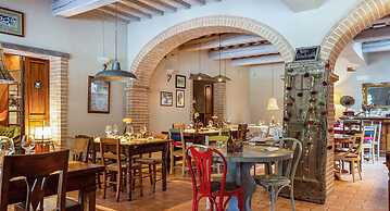 Quaint Cottage in Citta Della Pieve With Pool