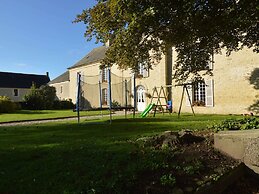 Lovely Holiday Home in Osmanville With Terrace