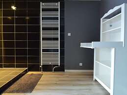 Lovely Holiday Home in Osmanville With Terrace